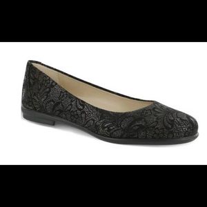 SAS ballerina style flat shoes